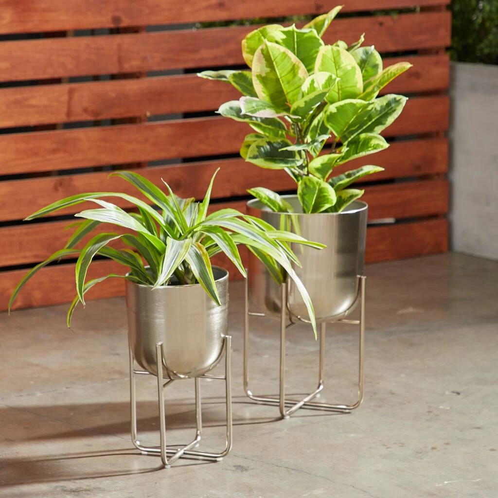 Wholesale π₯° Silver Metal Contemporary Rounded Planter Set by Ivory and Iris π 5 Wholesale π₯° Silver Metal Contemporary Rounded Planter Set by Ivory and Iris π - Image 5